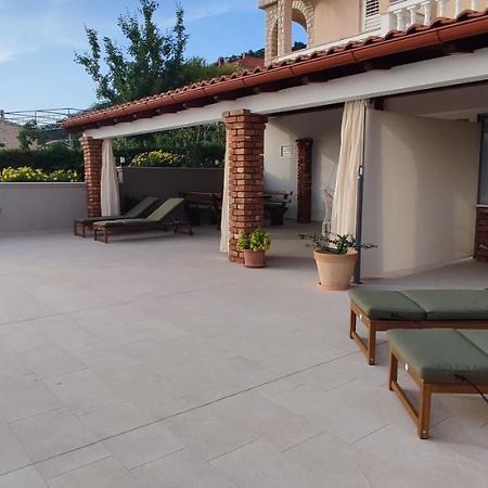 Apartments Tinjarosa Mundanije Exterior foto
