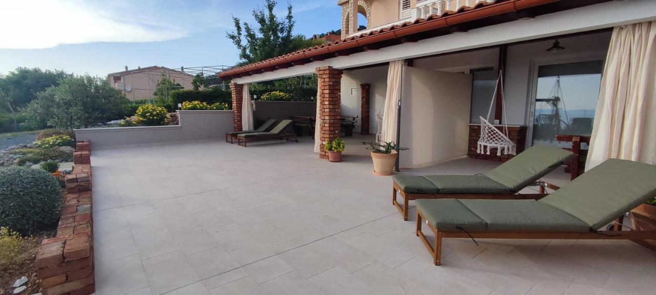 Apartments Tinjarosa Mundanije Exterior foto